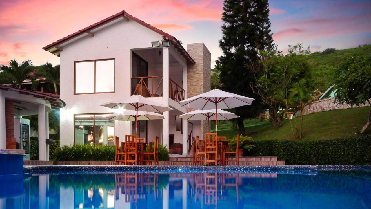 Sunset Gardens Villa Olon Exterior photo